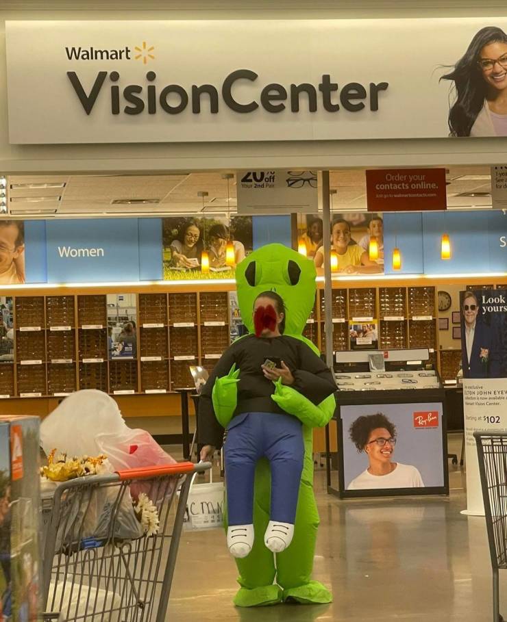 walmart is a wild place 44 pics 5.html - 44 HD Photos | Premium Gallery 2022