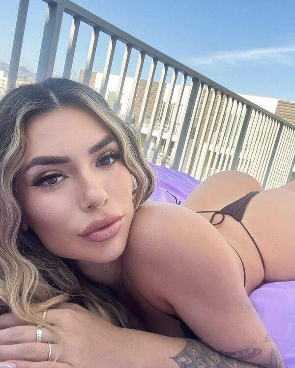 Butts Over Backs?! Nice! Butts Over Backs?! Nice!