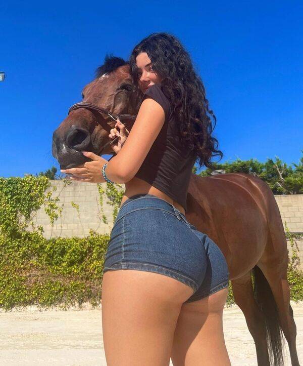those jeans are real tight 50 pics 3.html - 50 HD Photos | Premium Gallery 2022