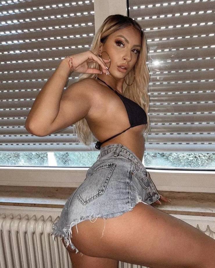those jeans are real tight 50 pics 3.html - 50 HD Photos | Premium Gallery 2022