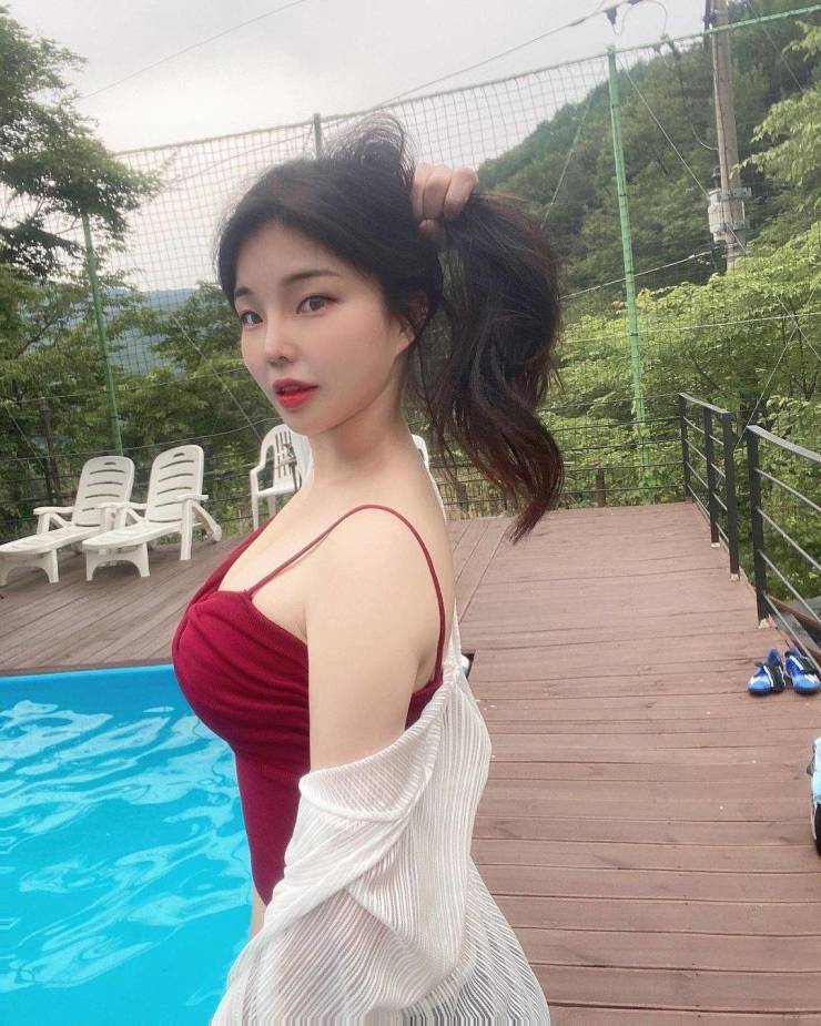 Wanna See Some Asian Beauty?