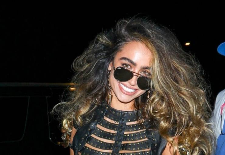 Sommer Ray’s Sexy Outfit