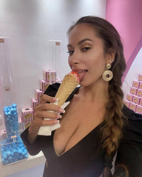 these are some playful tongues 40 pics 10.html - 40 HD Photos | Premium Gallery 2022