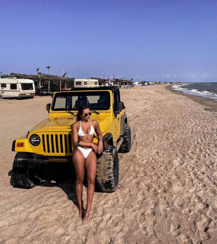 Hot Girls & Big Cars