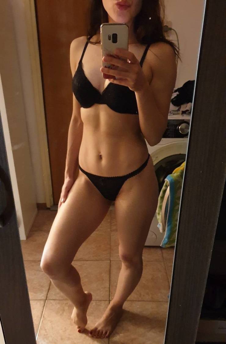 whats in the mirror 48 pics 22.html - 48 HD Photos | Premium Gallery 2022