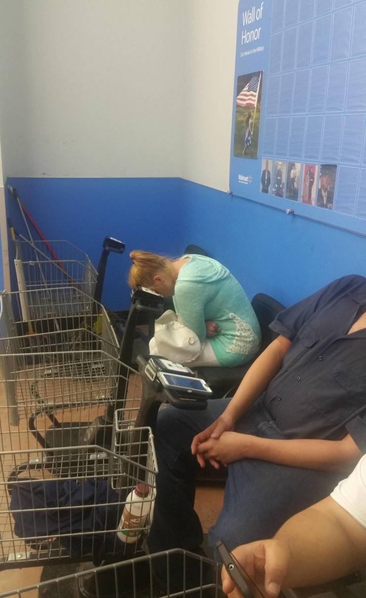 “Walmart” Customers Are Wild…