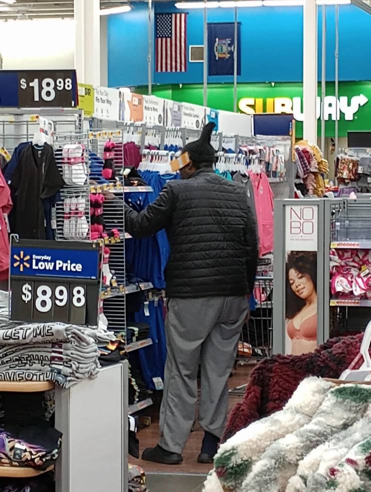 “Walmart” Customers Are Wild…