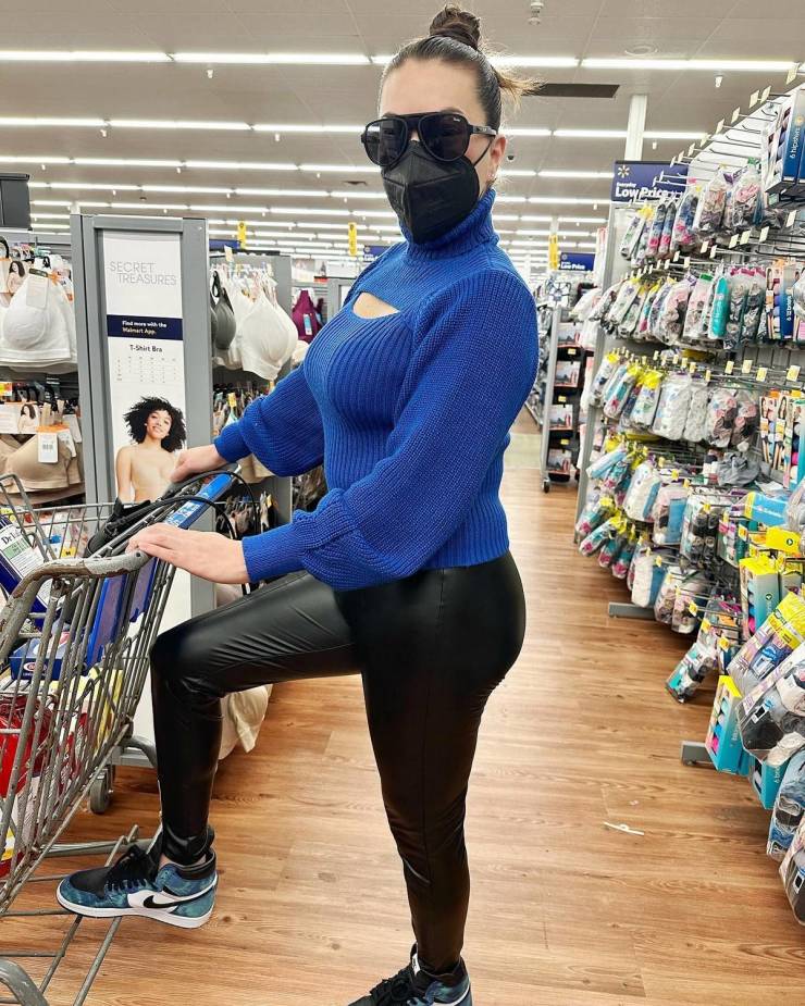 “Walmart” Customers Are Wild…