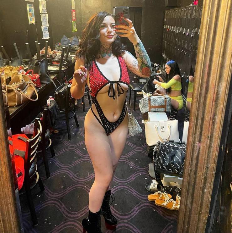 Stripper Locker Room Selfies