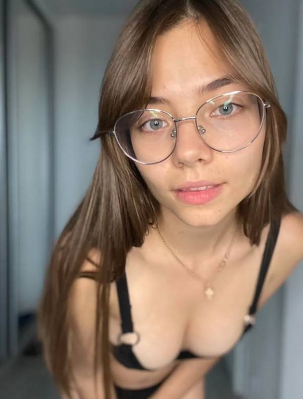 pretty eyes behind cute glasses 46 pics 4.html - 46 HD Photos | Premium Gallery 2022