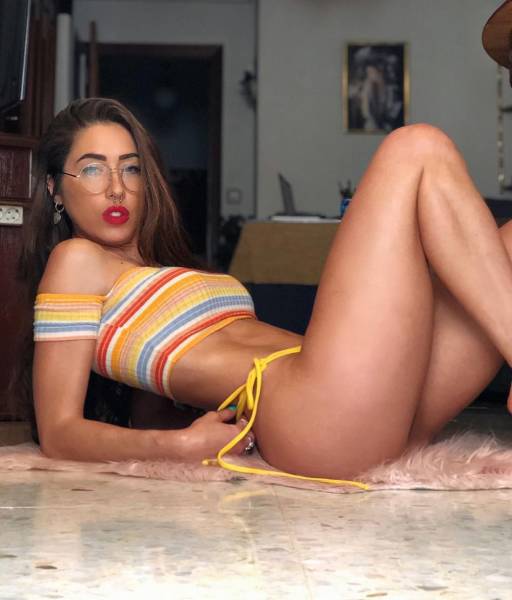 What’s That Lipstick Shade?