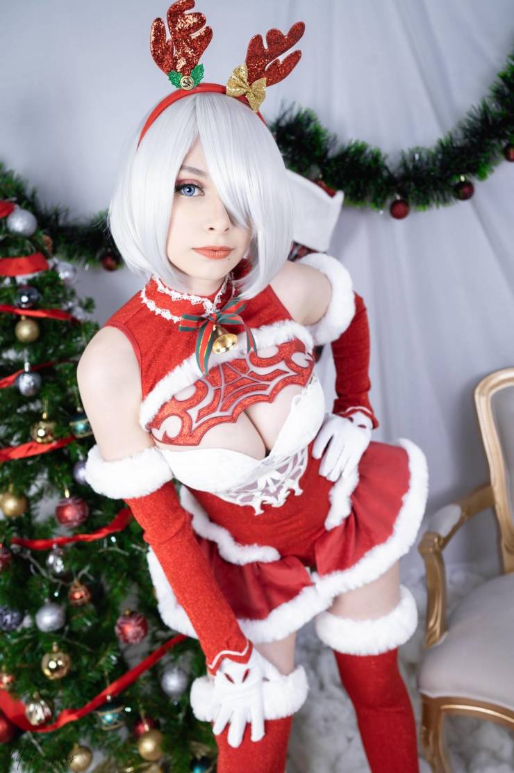 Cosplay? No, Sexy Cosplay!