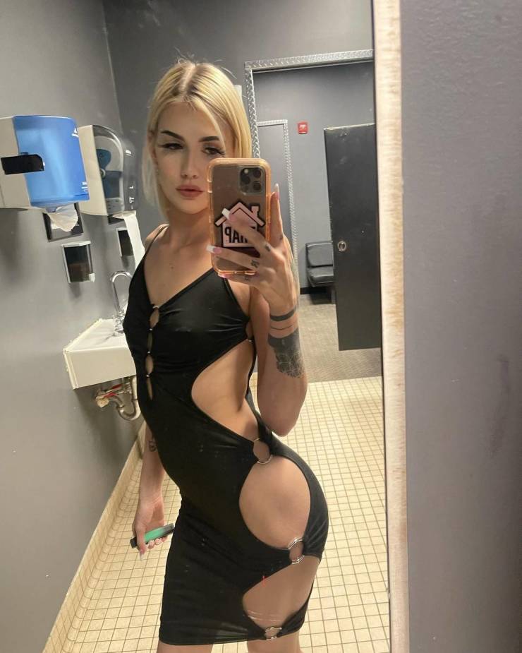 Stripper Locker Room Selfies