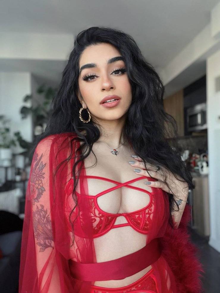 Boobs! Boobs Everywhere!