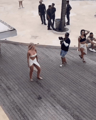 meet the influencers behind the scenes 18 gifs 2.html - 1 HD GIF | Premium Gallery 2023