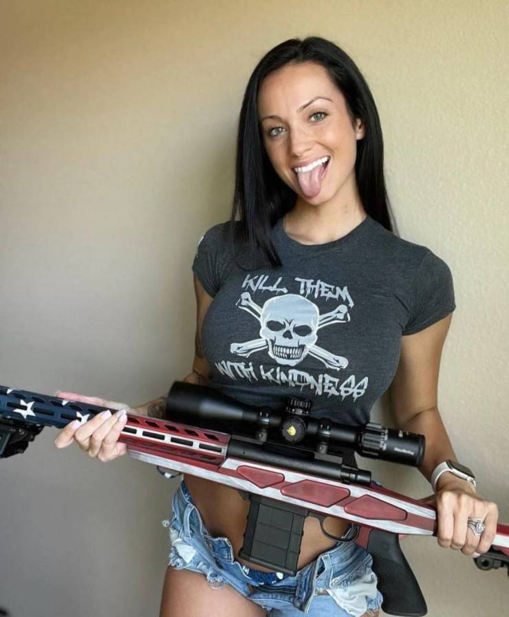 guns and girls a powerful combination 49 pics 18.html - 49 HD Photos | Premium Gallery 2023