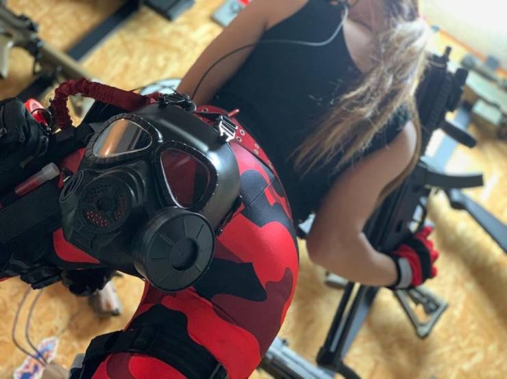 Big Guns And Sexy Girls