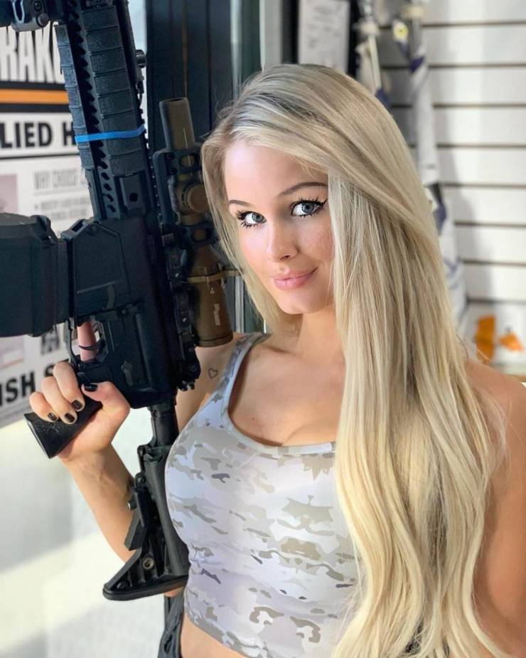 big guns and sexy girls 61 pics 17.html - 61 HD Photos | Premium Gallery 2023