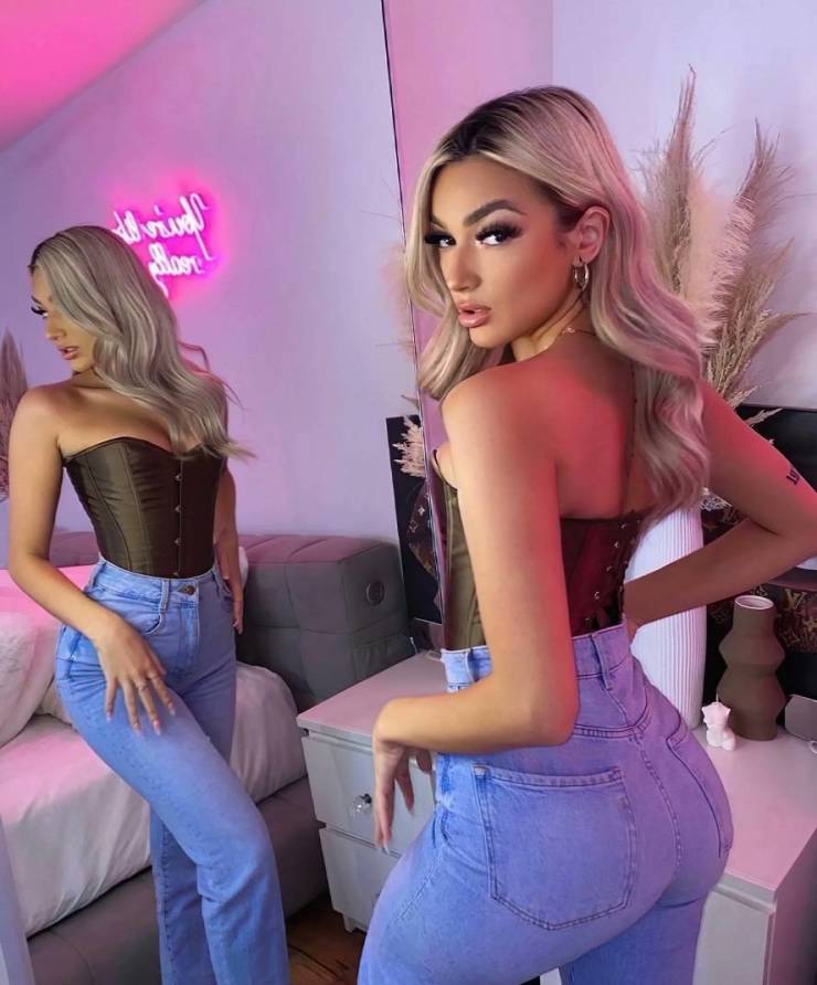 whats in the mirror 47 pics 16.html - 47 HD Photos | Premium Gallery 2023