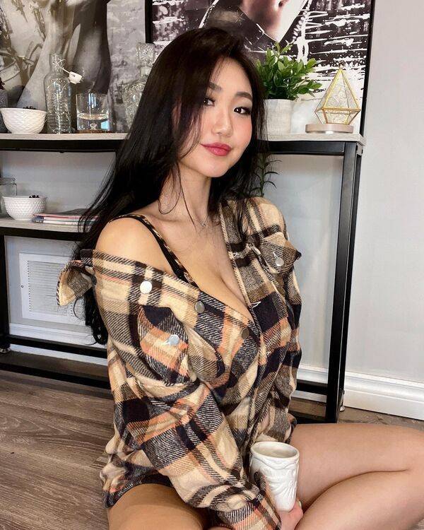 Asian Girls Are Spicy Hot!