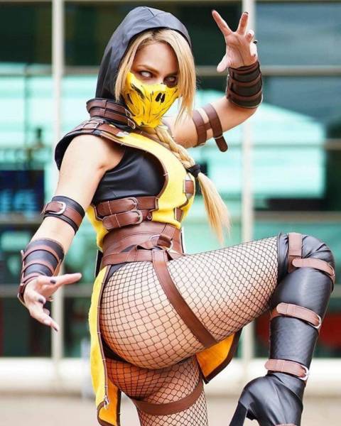 Cosplay? No, Sexy Cosplay!