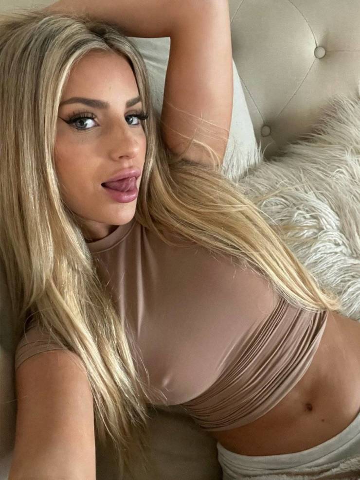 tongues out 46 pics 1.html - 46 HD Photos | Premium Gallery 2023