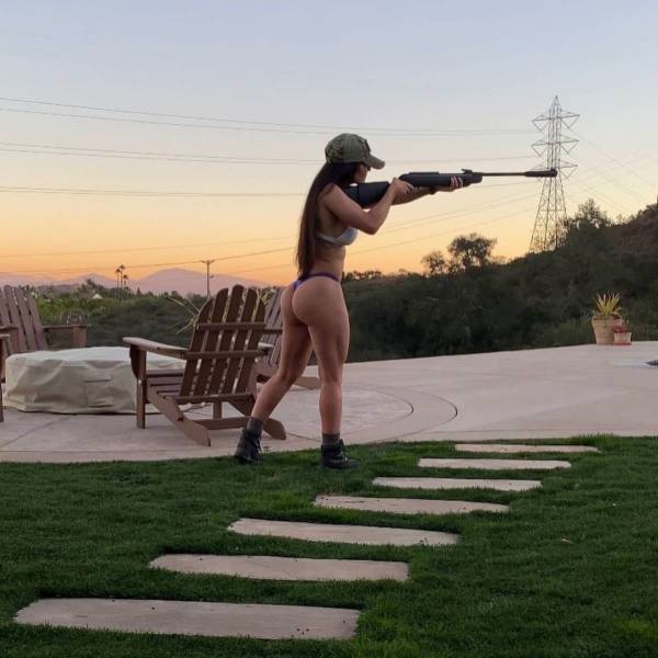 guns and girls a powerful combination 60 pics 8.html - 60 HD Photos | Premium Gallery 2023