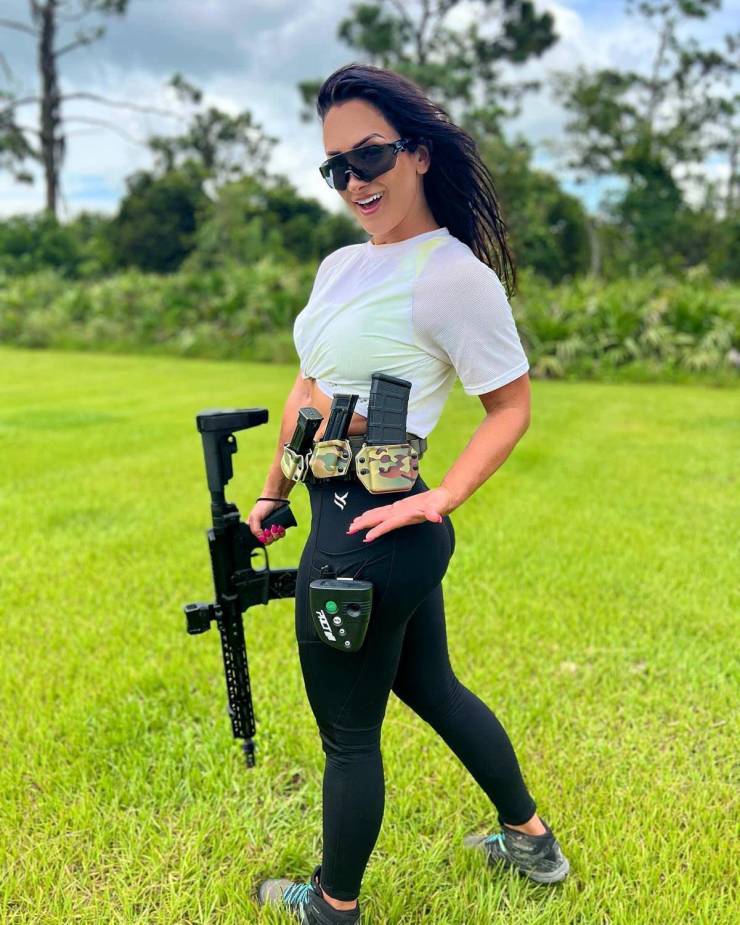 guns and girls a powerful combination 60 pics 8.html - 60 HD Photos | Premium Gallery 2023