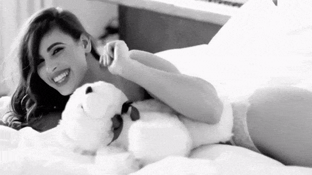 captivating girls with enchanting smiles 36 gifs 3.html - 1 HD GIF | Premium Gallery 2023