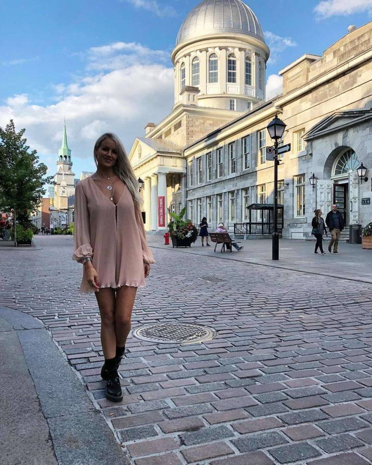 Hot Girls You Meet On The Streets