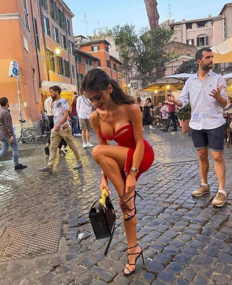 hot girls you meet on the streets 37 pics 13.html - 37 HD Photos | Premium Gallery 2023