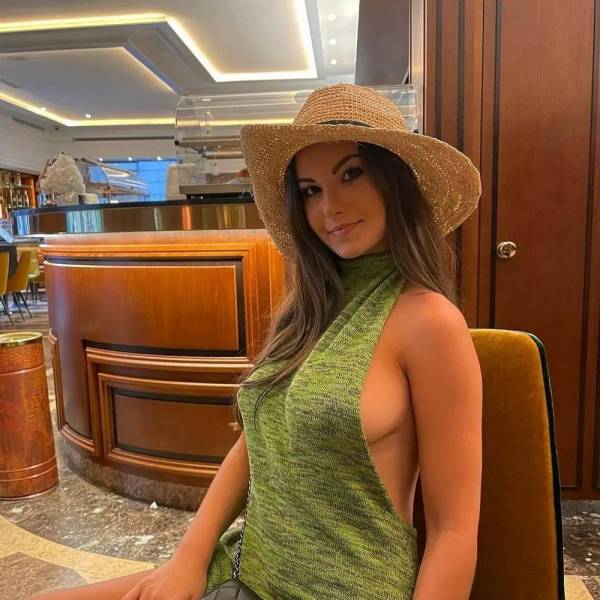 sideboobs look good from all angles 49 pics 17.html - 49 HD Photos | Premium Gallery 2023