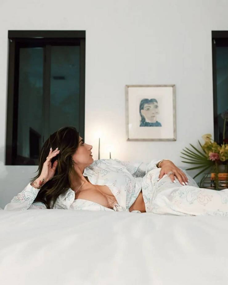 bras are not allowed here 47 pics 18.html - 47 HD Photos | Premium Gallery 2023