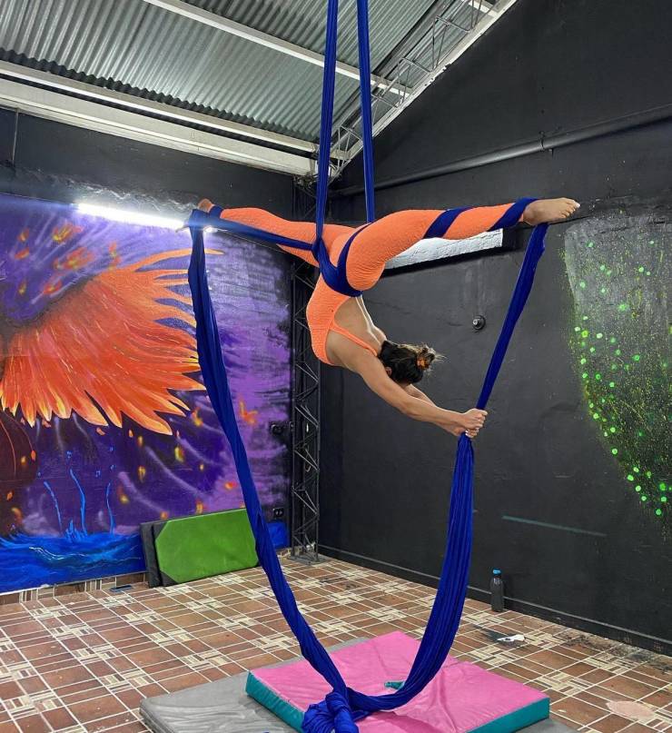 its stretching time 26 pics 4 gifs 3.html - 26 HD GIF | Premium Gallery 2023