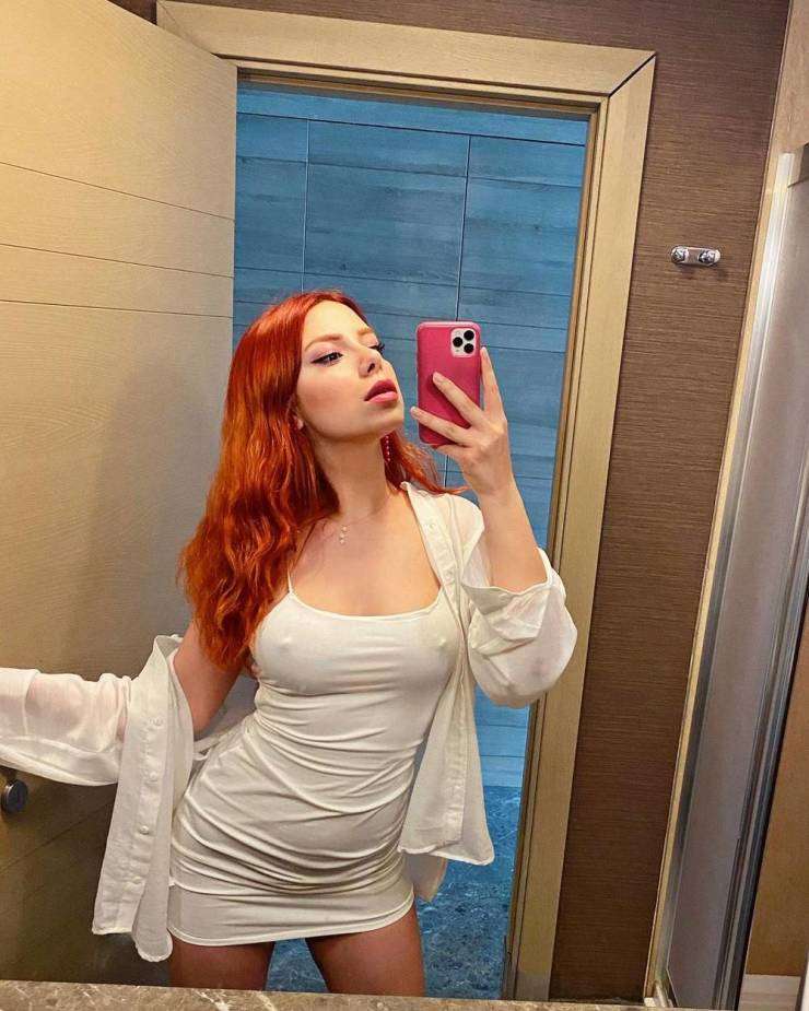 whats in the mirror 47 pics 18.html - 47 HD Photos | Premium Gallery 2023