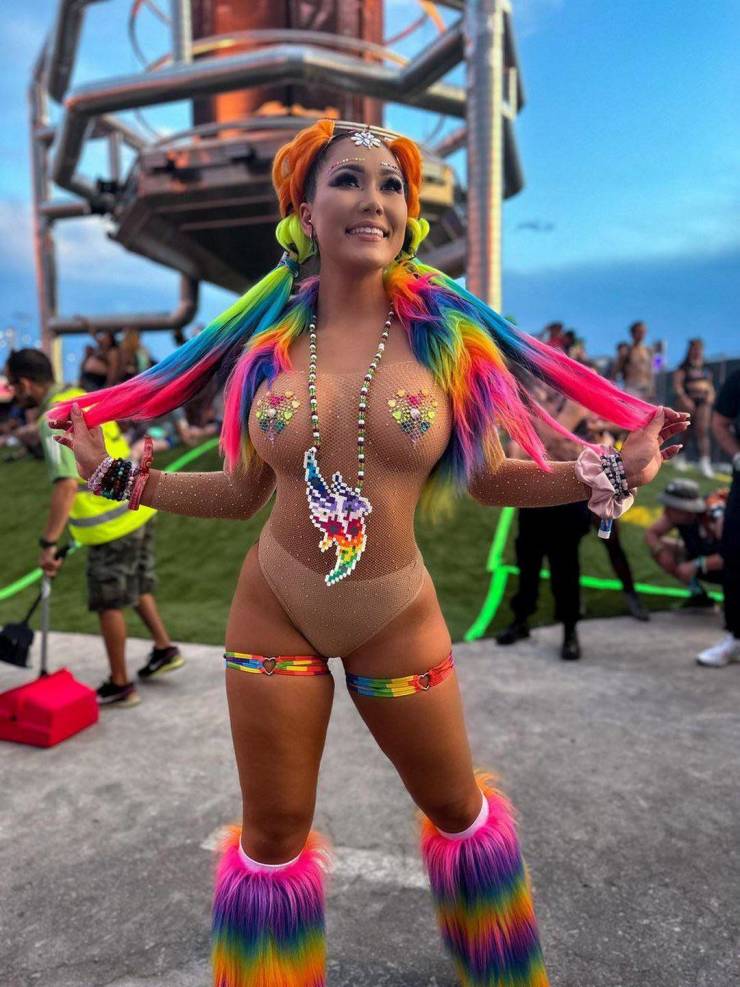 sexy girls at music festivals 41 pics 7 gifs 15.html - 41 HD GIF | Premium Gallery 2023