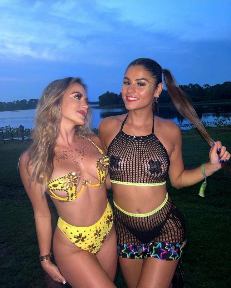 sexy girls at music festivals 41 pics 7 gifs 15.html - 41 HD GIF | Premium Gallery 2023