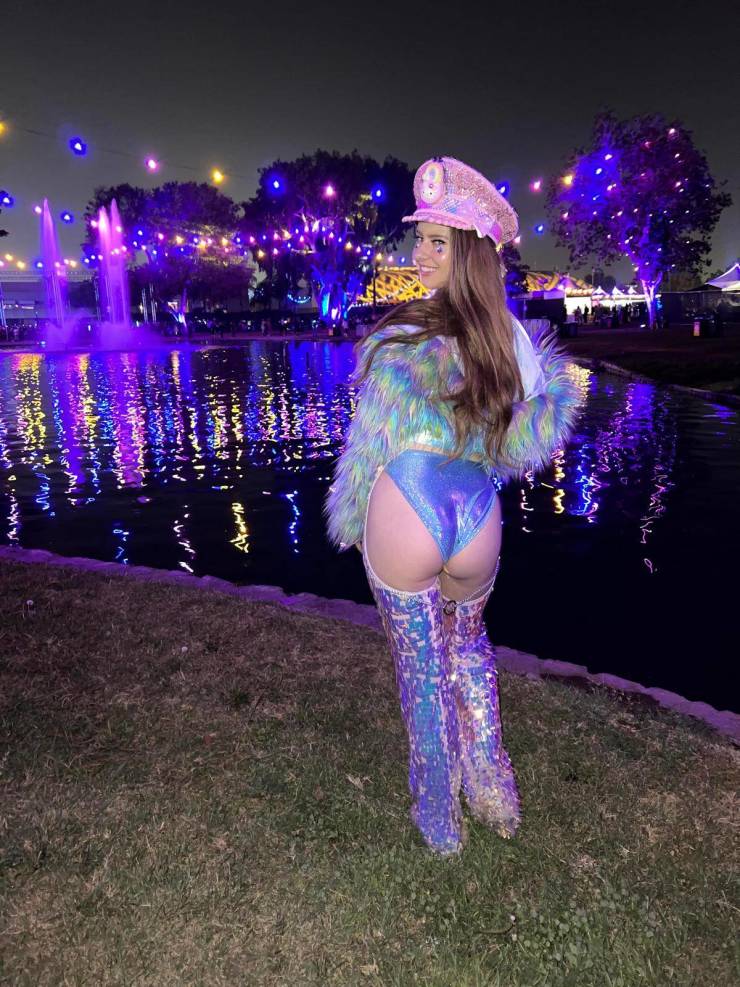 sexy girls at music festivals 41 pics 7 gifs 15.html - 41 HD GIF | Premium Gallery 2023
