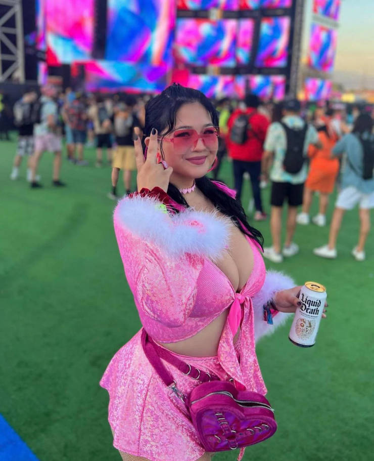 sexy girls at music festivals 45 pics 3.html - 45 HD Photos | Premium Gallery 2023