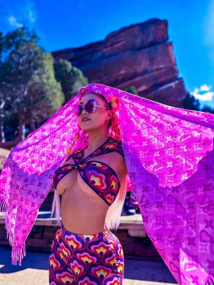 sexy girls at music festivals 45 pics 3.html - 45 HD Photos | Premium Gallery 2023