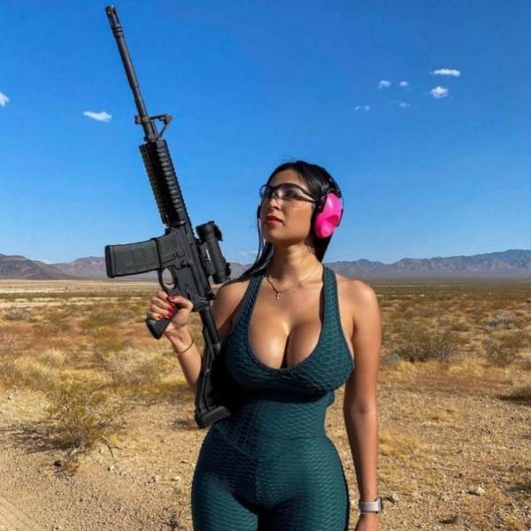 guns and girls a powerful combination 59 pics 29.html - 59 HD Photos | Premium Gallery 2023