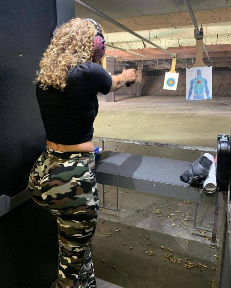 guns and girls a powerful combination 59 pics 29.html - 59 HD Photos | Premium Gallery 2023