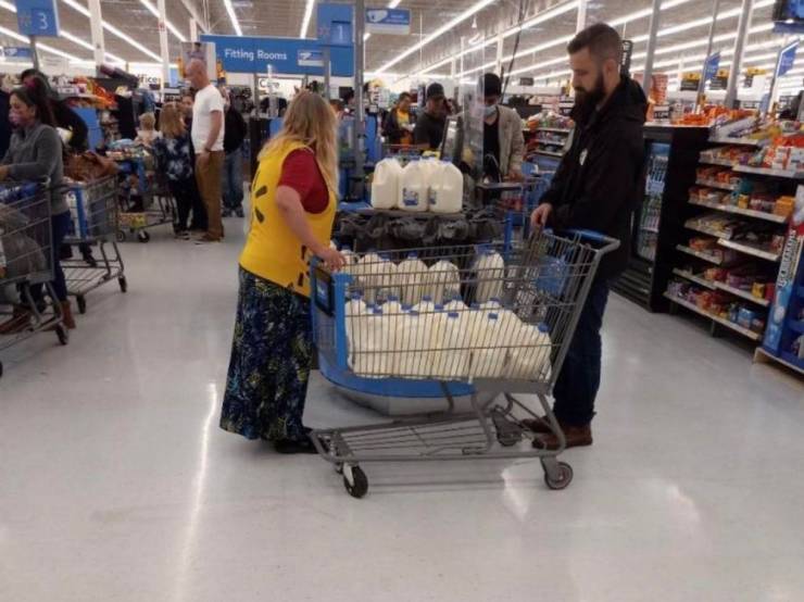 “Walmart” Customers Are Wild…