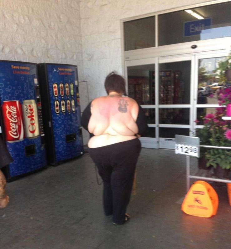 “Walmart” Customers Are Wild…