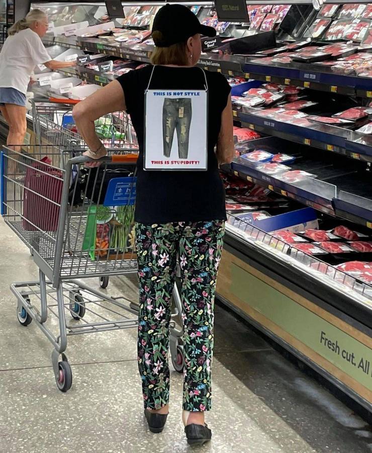 “Walmart” Customers Are Wild…