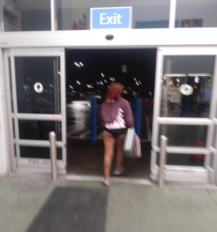 walmart customers are wild 36 pics 2.html - 36 HD Photos | Premium Gallery 2023