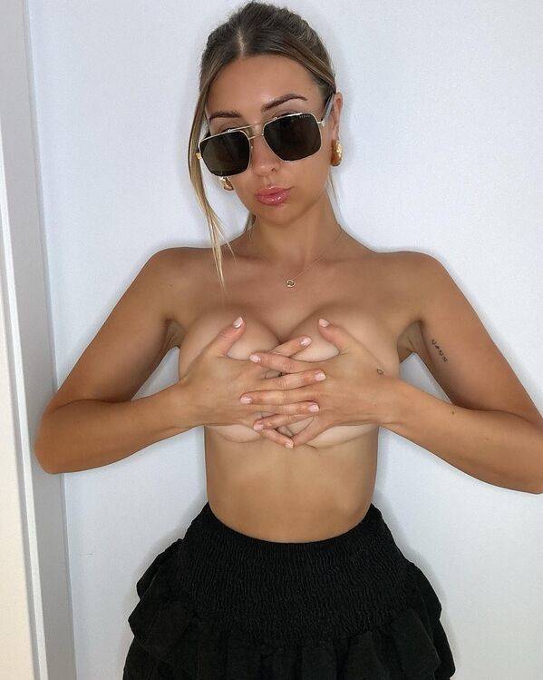 hands are the best bras 37 pics 2 gifs 9.html - 37 HD GIF | Premium Gallery 2023