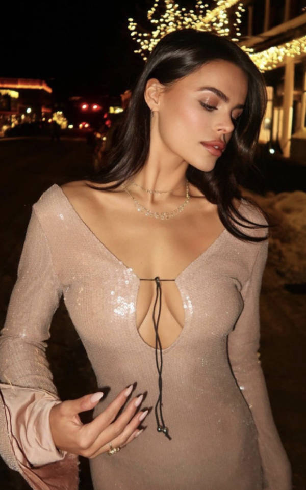 You Can’t Resist These Brunettes!