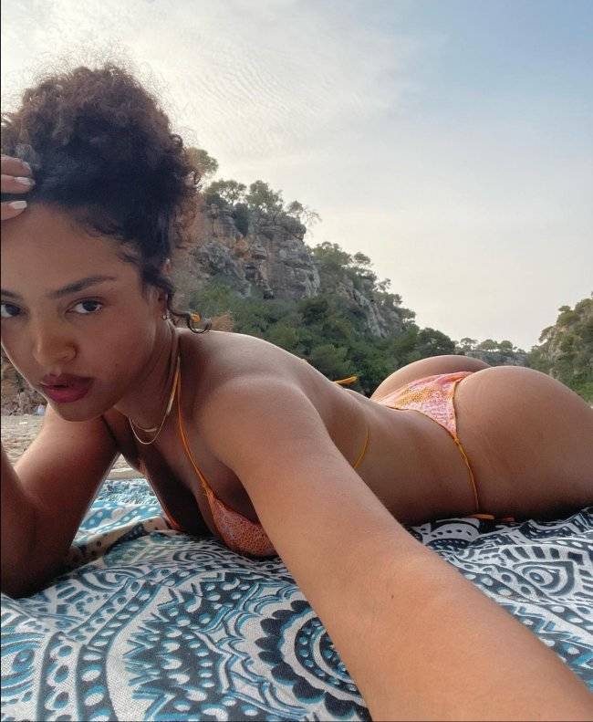 perfectly balanced butts over backs 46 pics 15.html - 46 HD Photos | Premium Gallery 2023