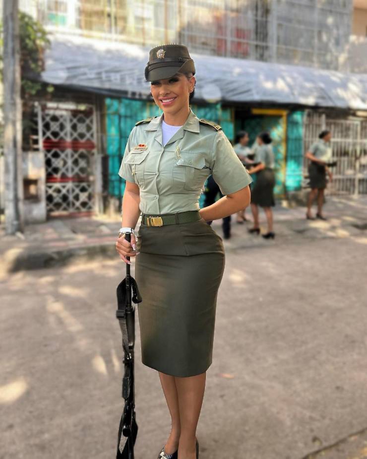 The Sexiest Policewoman From Colombia
